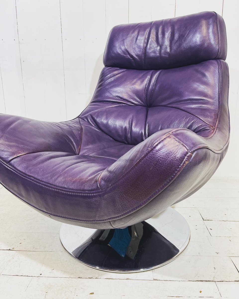 eclectic_trade's tweet photo. Purple is the colour. Matching pair of fabulous retro swivel chairs in purple full grain leather. Lovely patina. Now available on our website. The Rare Chair Company. #therarechaircompany #purpleisthecolour
#retroswivelchairs
#matchingpair https://t.co/BENi6EFqdA