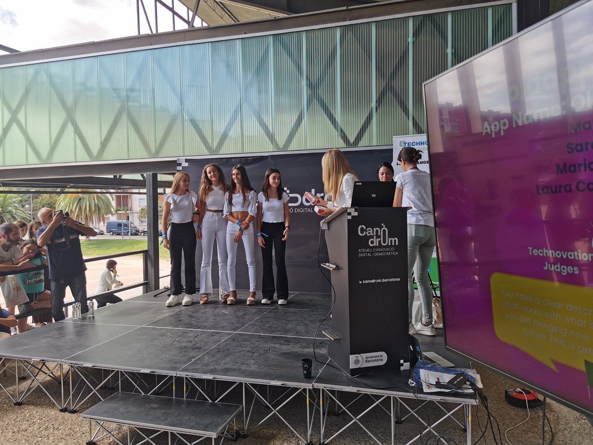 solansf's tweet photo. Reconeixent de @TechnovationCat al grup OldAppers de tercer d'ESO de l'Ins Josep Vallverdú per quedar semifinalistes mundials del projecte @technovation amb la seva APP per tenir cura de les mascotes. Moltes felicitats i el proper curs més i millor. https://t.co/kzPI4d6jgz