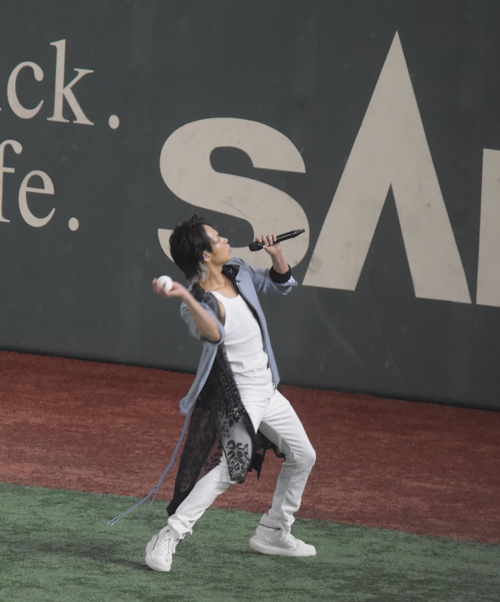 FcSpktHaAAA5iQa?format=jpg&name=large