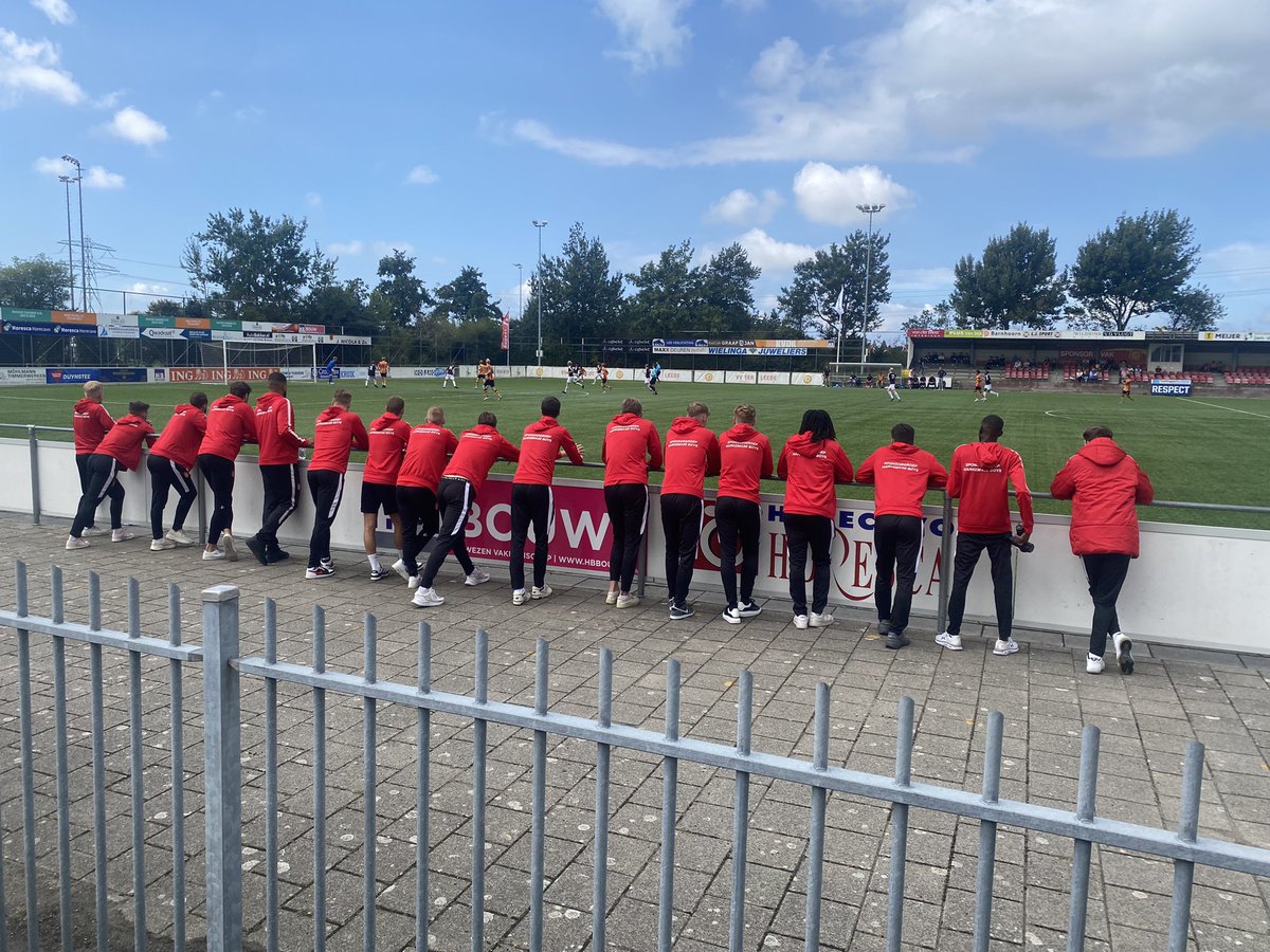 HarkemaseBoys's tweet photo. Aangekomen in Sassenheim! 
@Ter_Leede #terhar https://t.co/F597ZXVvJW