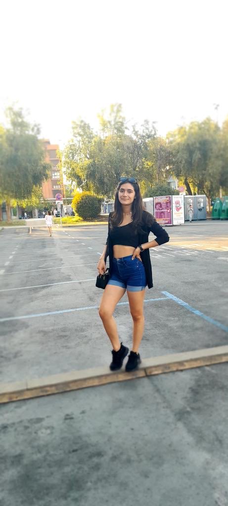 LandaluceAitor's tweet photo. Si pide vuestra ayuda para encontrar la. Desapareció en Leioa( Vizcaya). Tiene 16 años. Se llama María Gabriela. Gracias por vuestra colaboración https://t.co/F1klbPLxFp