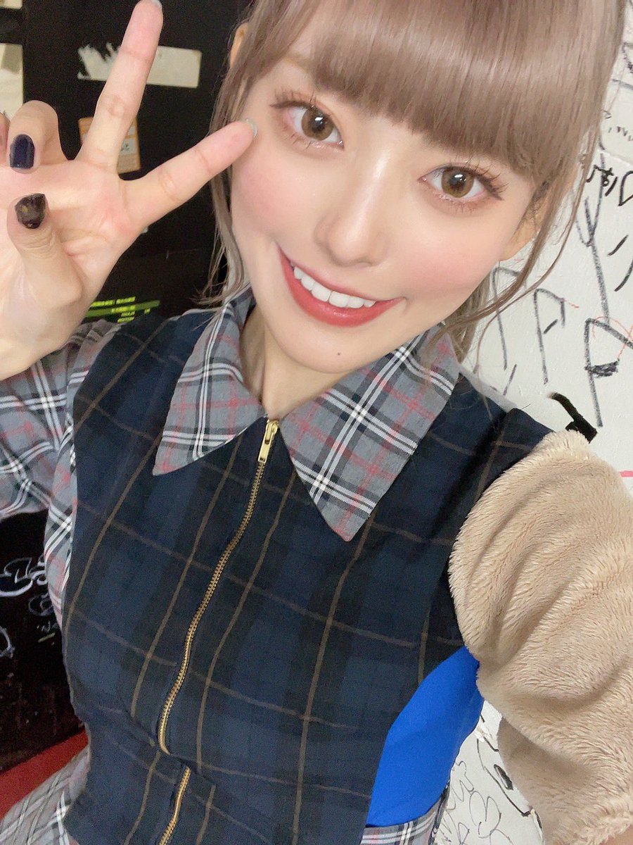 豆柴の大群 ナオ・オブ・ナオ (横山奈央) サイン入り生写真