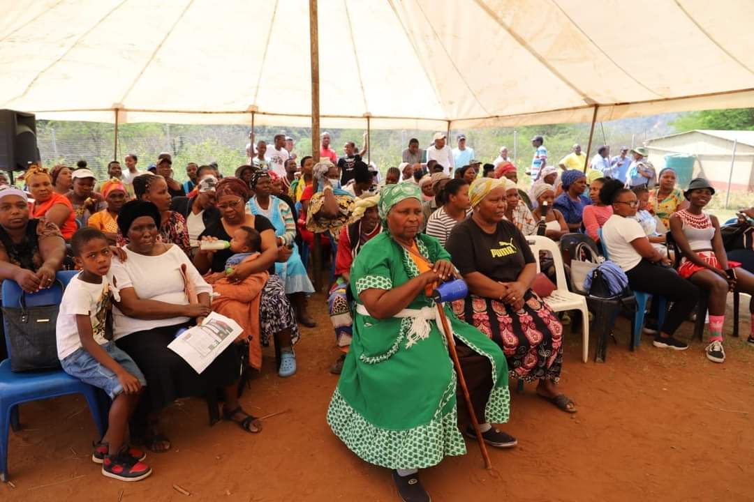 Khu_Ntshavheni's tweet photo. Today I have joined BDM team in KwaZulu-Natal Province during a public awareness on the Broadcast Digital Migration Programme.Following the gazetting of the 30th September 2022 as the final date for eligible indigent households to register for government-subsidized decoders https://t.co/qrS54YC9Nm