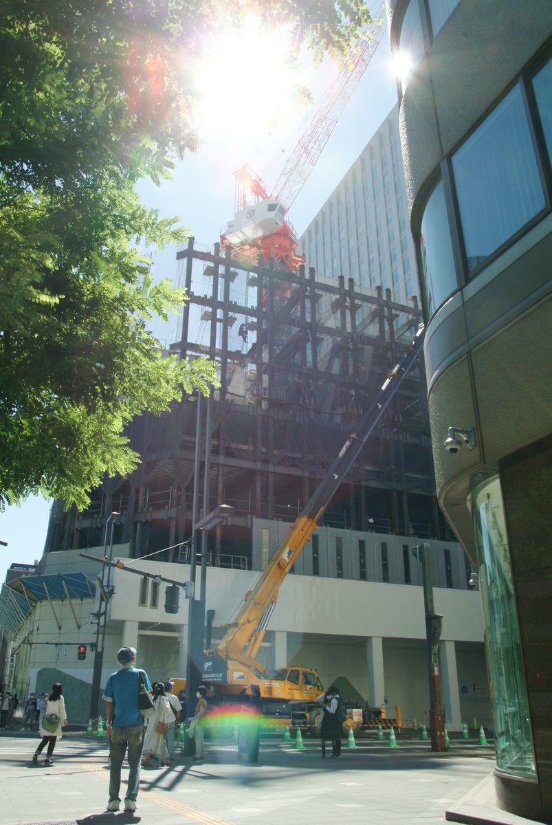 shu1law's tweet photo. 本日の札幌駅前。
天気が良かったですね。
S2 Proの色味を残したかったので、RAWではなく、TIFFを使いました。
Fujifilm FinePix S2 Pro +Sigma DC 17-50mm 1:2.8 EX HSM
#写真好きな人と繋がりたい #ファインダー越しの私の世界 #写真 #photography #fujifilm #finepix #s2pro https://t.co/z08OPTg4is
