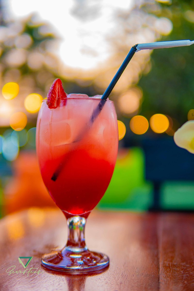 SeventeenZm's tweet photo. Get a kick of the weekend with a taste of our perfectly blended house cocktails for K120 or specially crafted fishbowls for only k175.
#seventeenzm
#ThePerfectPlaceToRelax
#theperfectplacetounwind https://t.co/cgLcTZcKi5