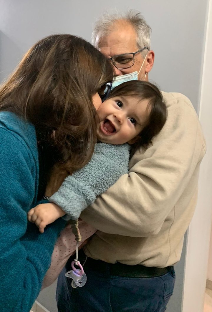 maritacori28's tweet photo. #estefinde disfrutando de Emilia de ocho meses, muñequita de la casa, nuestra primera nieta desde Villa Gobernador Gálvez. Saludos a todos! Fabián y Marita https://t.co/YxXyaUTxho