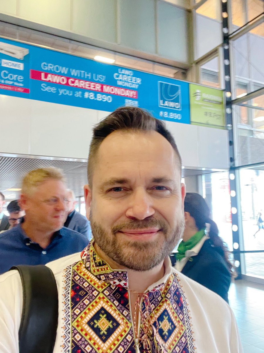 BannerbooTeam's tweet photo. 💙💛A bright Ukrainian delegation today at the IBC 2022 conference in Amsterdam 🇳🇱 Enjoying the good weather and happy to present BannerBoo to 🇪🇺 https://t.co/2mDtAck8Cx