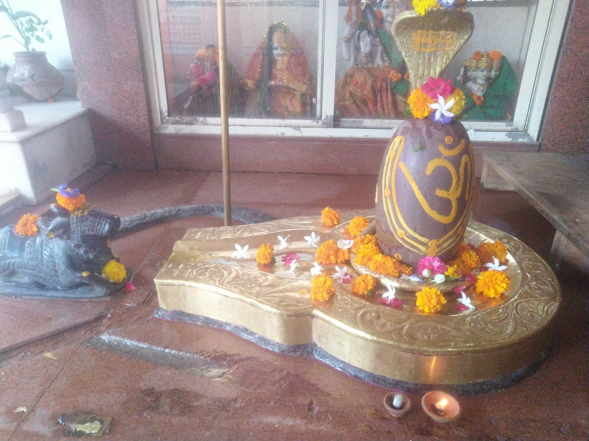 deepakg57700333's tweet photo. #MpIndore मेरे द्वारा आज का बाबा का श्रंगार 
#महादेव_कृपा_करें_हर_हर_महादेव🙏🚩 https://t.co/6ScStxCopJ