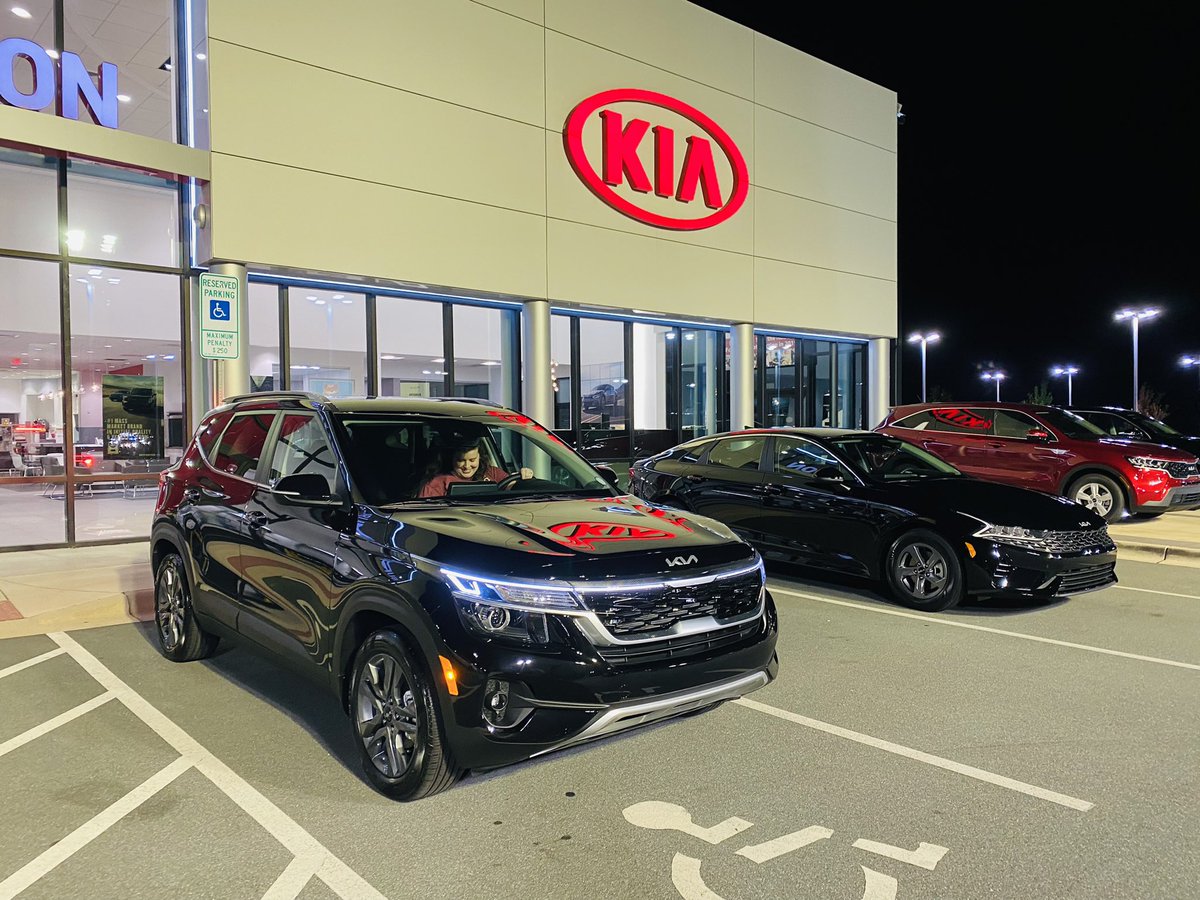 LangamHenry's tweet photo. Thankful for the Almighty for the provision! New car for new adventure! #kia #kiaseltos https://t.co/oA5EvkXD9u