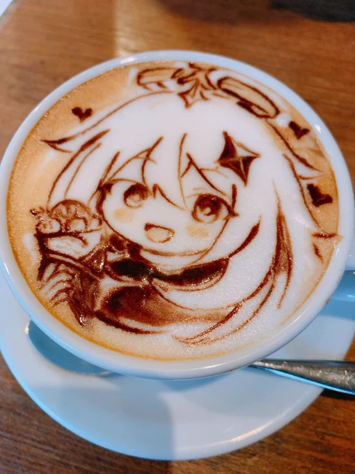この前ラテアートしてもらえるカフェ行ってパイモン描いてもらった!スライムクレープまで再現してくれた('ω')スゴイ※くれぷさんが美味しく飲みました 