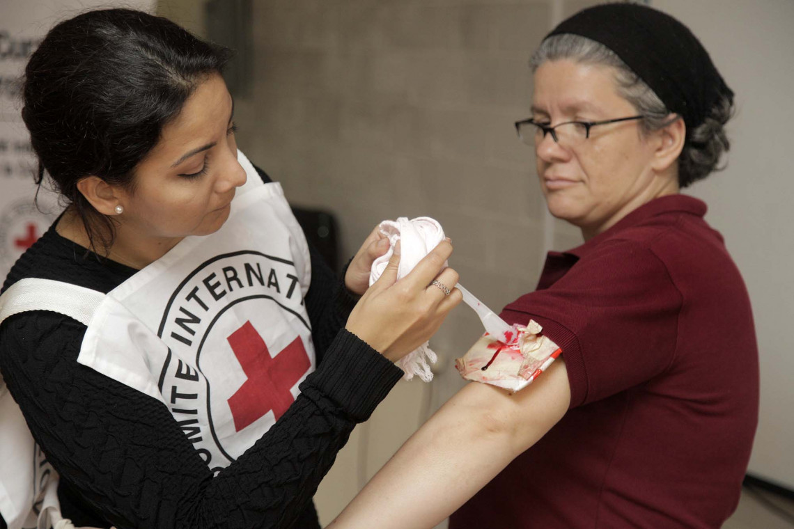 CICR_fr's tweet photo. VOUS aussi pouvez sauver des vies ❤️
Contactez la Croix-Rouge ou le Croissant-Rouge de votre pays pour suivre la formation aux premiers secours.
#firstaidday2022
#JournéeMondialedesPremiersSecours https://t.co/1V693boB1K
