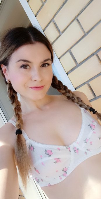 Do you like those pigtails? 😁 https://t.co/XvrhLRlHtb<a href="/tag/camgirl"class="tags"><span>#camgirl</span></a>
