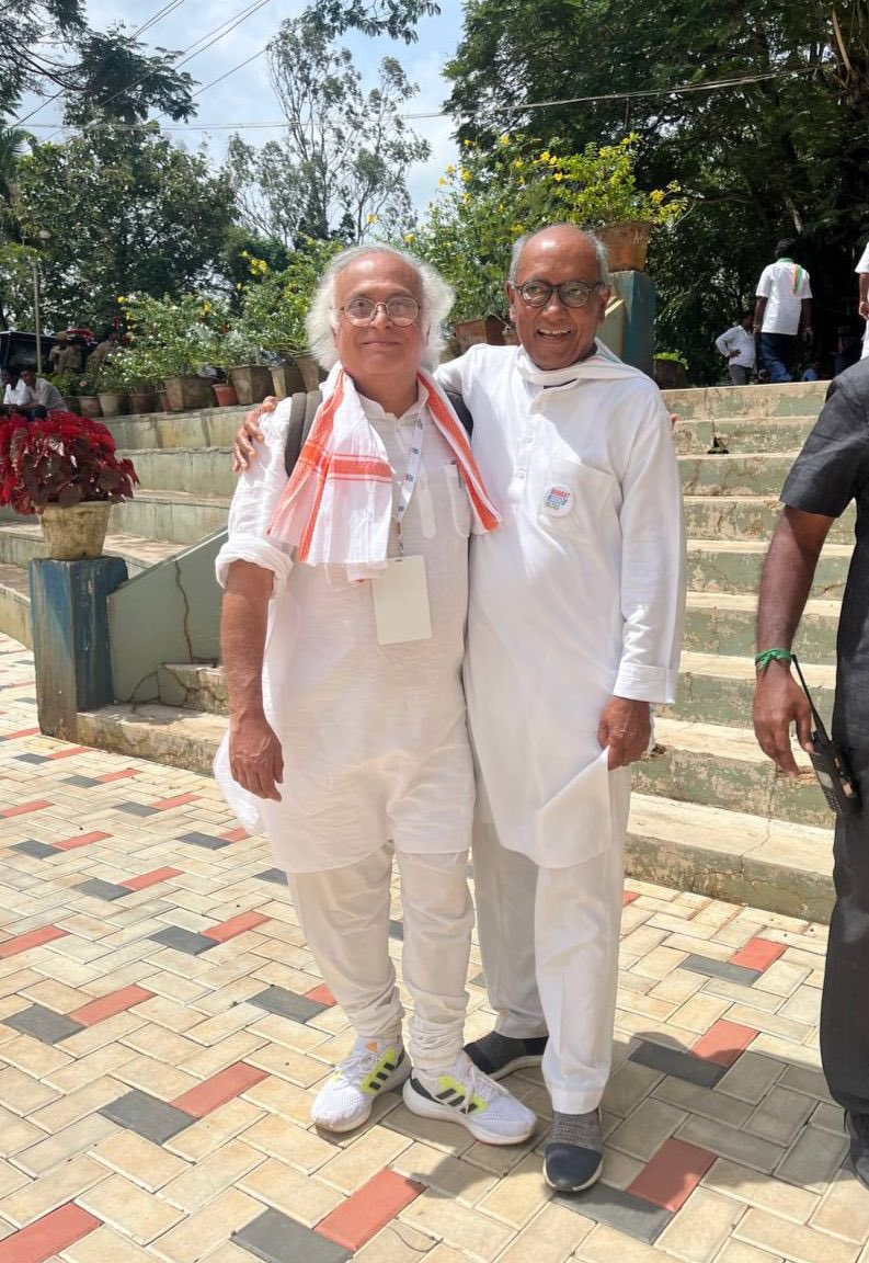 Arman_IYC's tweet photo. कांग्रेस के 
#BharatJodoYatra के ऐतेहासिक सफलता के लिए जिम्मेदार दो चेहरे, 

जिन्हे कांग्रेस को नफरत के दौर मे दोबारा जिंदा करने के लिए हमेशा याद किया जायेगा 
@digvijaya_28 
@Jairam_Ramesh https://t.co/naJZdfZ2zg