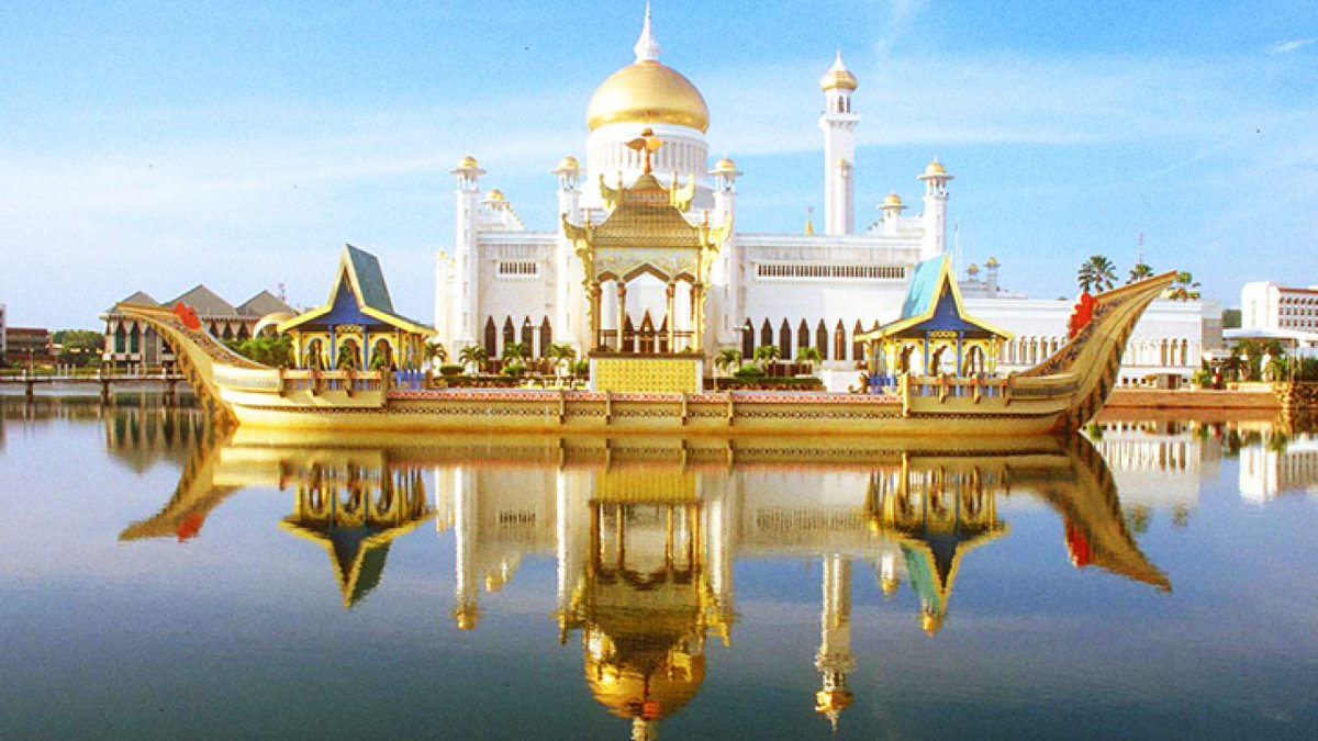WorldBallsNFT's tweet photo. Since the passing of Queen Elizabeth II

Presenting the new longest-reigning monarch:
Hassanal Bolkiah

Proud owner of 7000 luxury cars, 600 Rolls Royces, and a net worth of more than twice his country's (Brunie's 🇧🇳) GDP at 28 Billion

..Reminder of what Monarchies can look like https://t.co/GGYURtL2nw