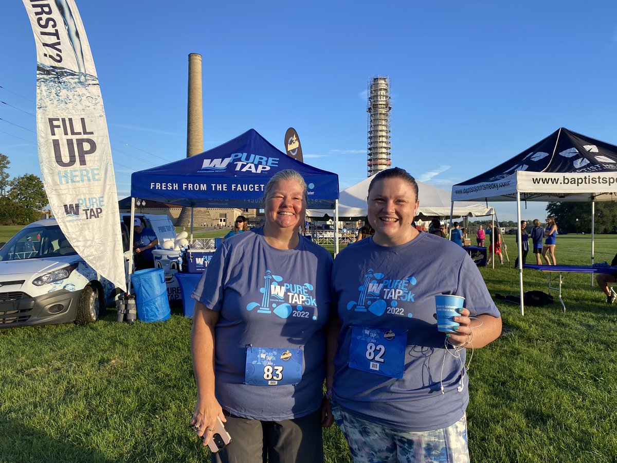 kelleydsmith's tweet photo. Families and friends at Louisville Pure Tap 5K. Perfect morning! ☀️ #PureTap5K https://t.co/ndzO3jg3Go