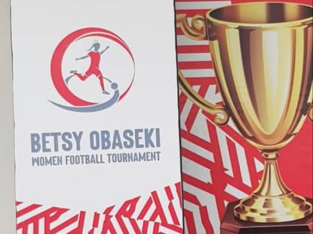 OlayinkaOlawol6's tweet photo. Betsy'Obaseki Football Tournament 2022| Matchday Three. 

| Confluence Queens 0 Fortress Ladies 0| 

4' Early impressive play from the Fortress Ladies. Confluence Queens defence trying so hard to check them out. Moses Esther volley went wide! 

#CONFOR
#BetsyObasekiCup22 https://t.co/bCbwrBV9Ff