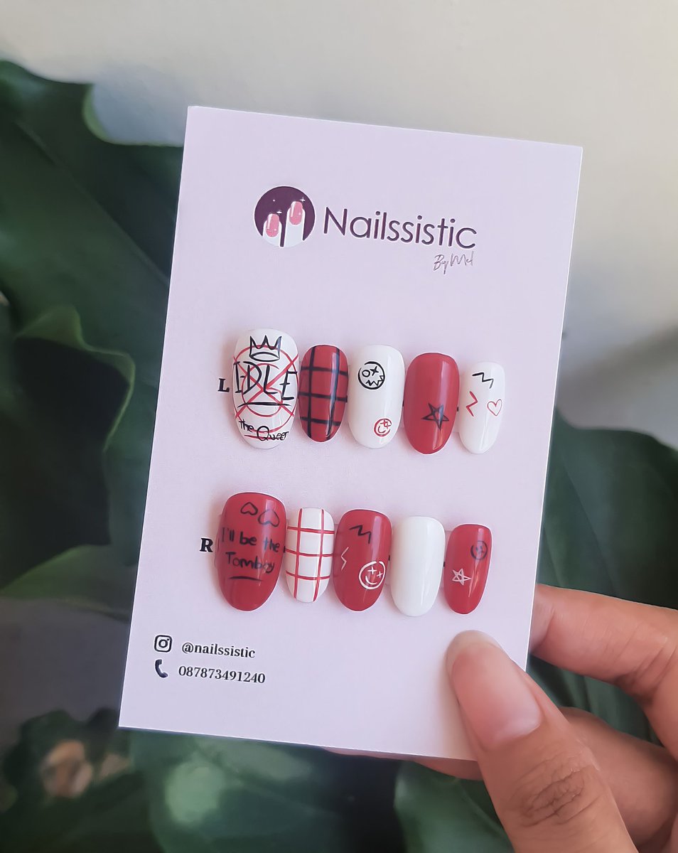 melytbstmnn's tweet photo. ‼️KPOP NAILS ALERT 👀‼️

🖤 TXT Thursday's Child
❤ (G)i-dle Tomboy design by koreanailspb
💙 LESSERAFIM Fearless
🧡 Enhypen Manifesto

💎 Customizable
💎 Can be used multiple times
 Check out and follow our IG @.nailssistic for more details
*bisa request model lain juga ya https://t.co/qSPZuGT0Yp