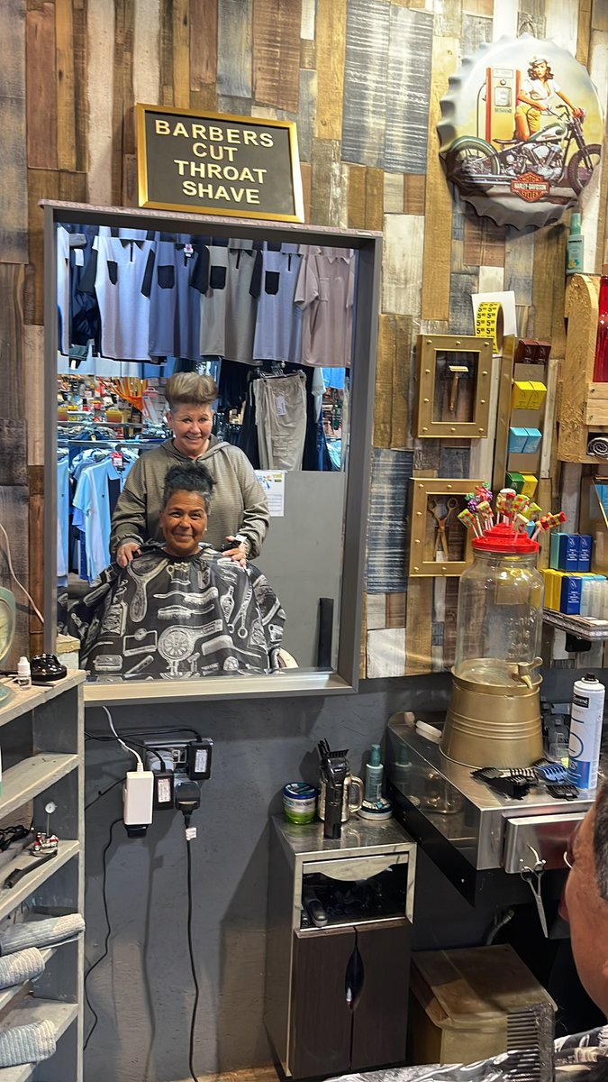 GuyzBarber's tweet photo. We also specialise in women’s barbering! Clipper cuts! Drop by for the best from only £5 at Guyz Barbers on Bury Indoor Market
#FemaleBarbers #ClipperCuts #inclusion 🏳️🌈💈
@BuryMarket @BuryCouncilLGBT https://t.co/RGZOsUpMog