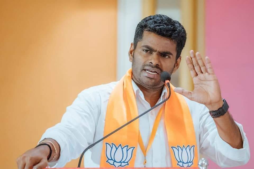 AnandLithesh's tweet image. தமிழகத்தின் உண்மையான விடியல்...
எங்கள் அண்ணாமலை அண்ணன் தமிழகத்தின் முதல் அமைச்சராக பதவி ஏற்கும் நாள் 🚩🚩🚩