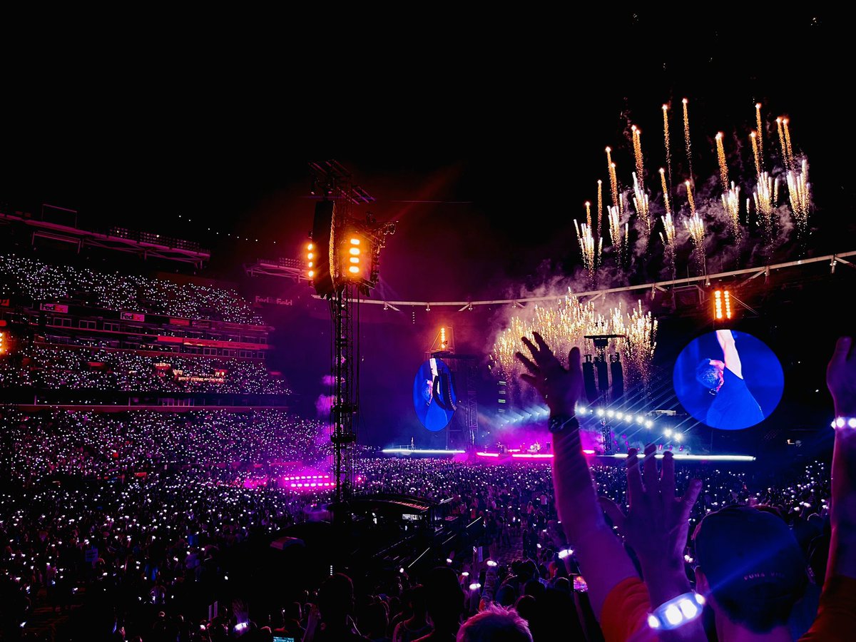 diasprocoldplay's tweet photo. 300 dias após o anúncio oficial, mais de 11 anos após sua primeira e única apresentação. Hoje é dia de #ColdplayNoRockInRio! https://t.co/frqpGAPbSs