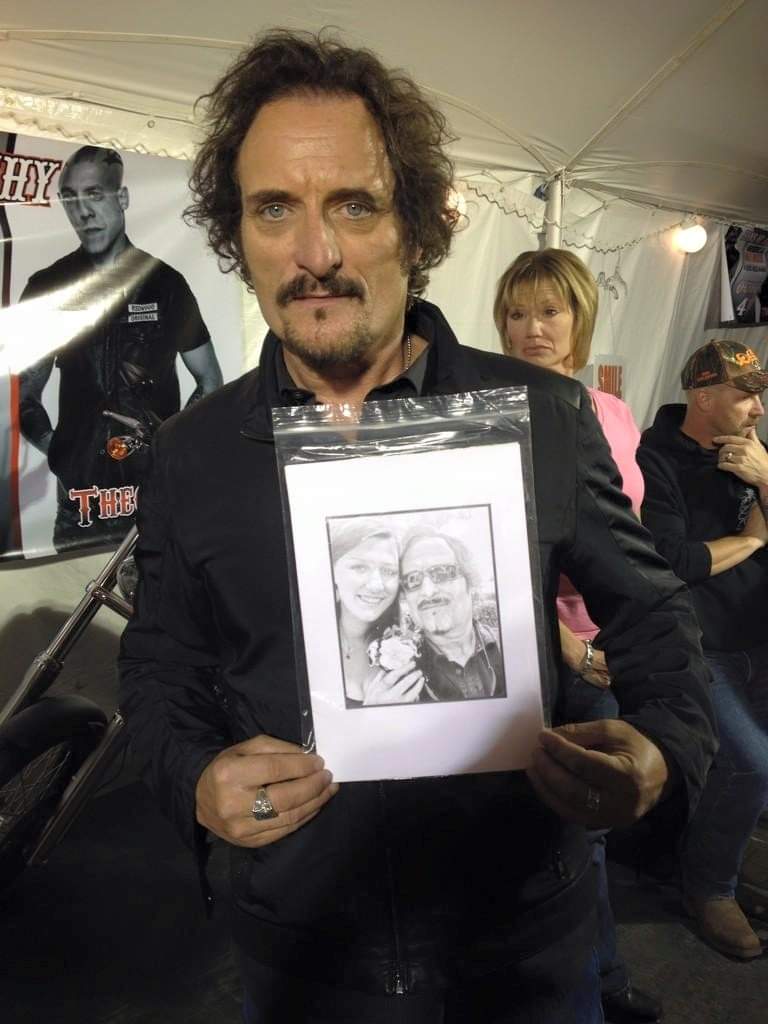 mellimac8's tweet photo. That time I sent the portrait that I drew of Kim and his daughter Kayler.  #repost #Throwback @KimFCoates @SonsofAnarchy https://t.co/Lo57UopLaV