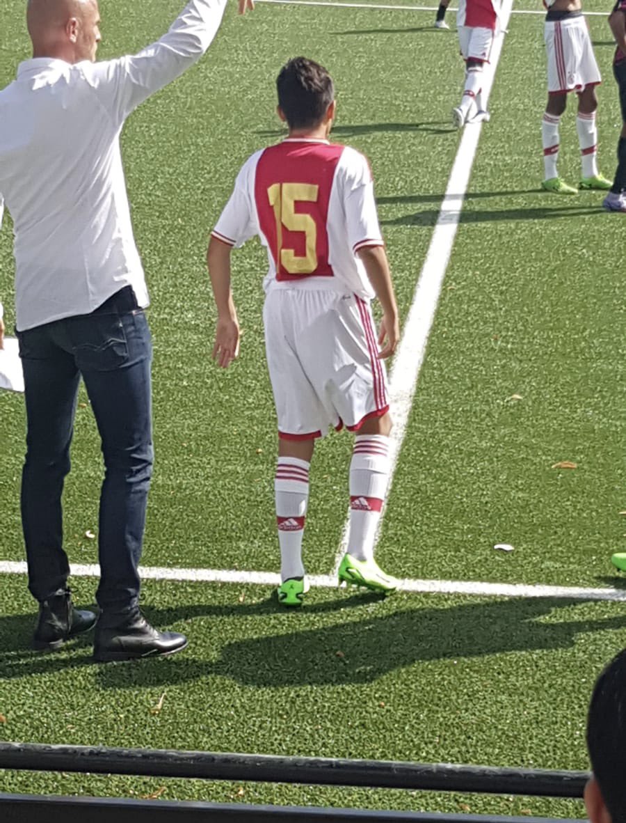 AjaxYA's tweet photo. Rayane Bounida with his official Ajax U17 debut as well! ⚪️🔴⚪️
#AjaxU17 #AjaxYouth https://t.co/mGWHqEz5w2