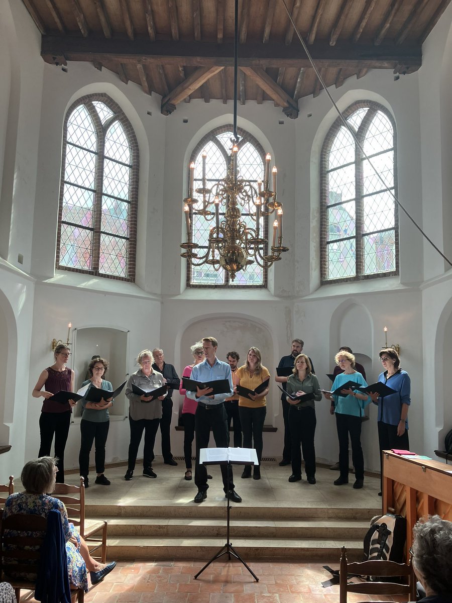 armendepoth's tweet photo. Genieten van een mooi concert op deze #openMonumentenDag in Amersfoort. In de Rochuskapel bij hofje De Armen De Poth bruist het! #Amersfoort #cultuur #historie https://t.co/caCxhpnsIG