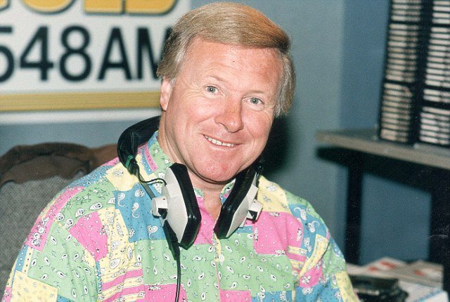 Happy birthday to legendary DJ and presenter \Diddy\ David Hamilton. Born on this day in 1938. 