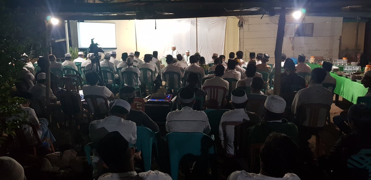 linurulinsan's tweet photo. Majelis/Pengajian Ilmu yang digelar di Desa Molobog Kec. Motongkad Kab.Bolaang Mongondow Timur, dengan materi Ma'rifatul Martabatul Insan,"Mengenal Martabat Manusia",oleh Imam Sukron dihadiri Jamaah  masyarakat sekitar. Semoga Allah SWT. memberi keberkahan ilmu kepada kita semua. https://t.co/f7t2GKGr0R
