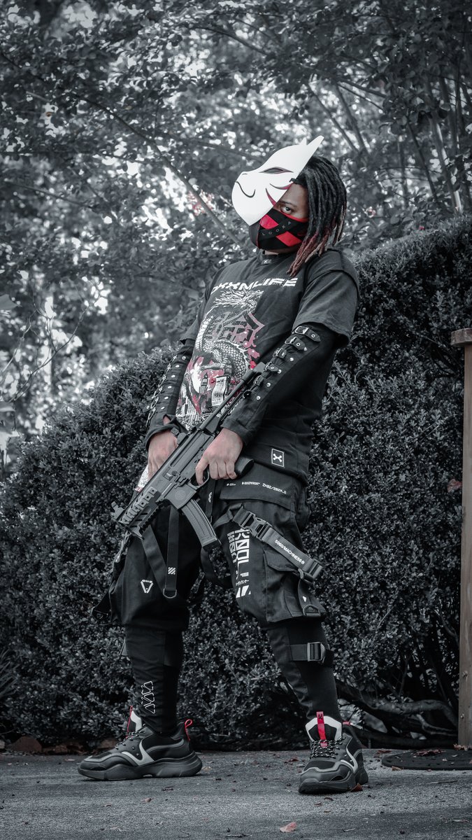 SENZORITY's tweet photo. Dead or Alive
#Darkwear #miltech #warcore #Dxxmlife #senzority https://t.co/KYiA0fWIJR