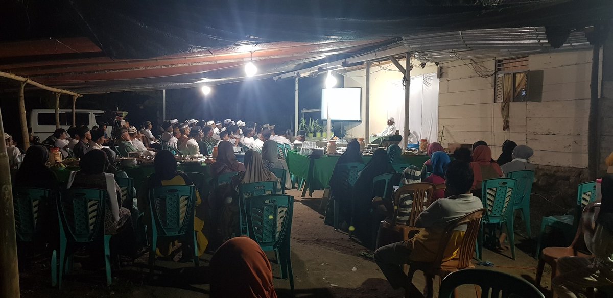 linurulinsan's tweet photo. Majelis/Pengajian Ilmu yang digelar di Desa Molobog Kec. Motongkad Kab.Bolaang Mongondow Timur, dengan materi Ma'rifatul Martabatul Insan,"Mengenal Martabat Manusia",oleh Imam Sukron dihadiri Jamaah  masyarakat sekitar. Semoga Allah SWT. memberi keberkahan ilmu kepada kita semua. https://t.co/f7t2GKGr0R