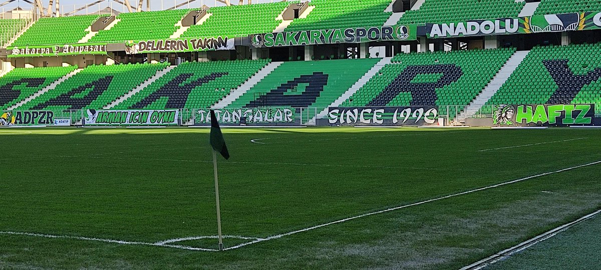 Senin sevgin yaşattı bizleri seven var mı bizim kadar seni...