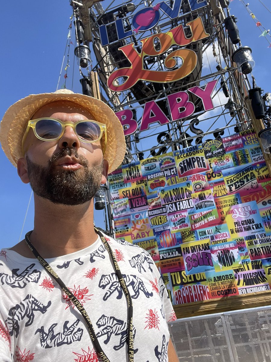 Illudo7's tweet photo. Più chiaro di così non c’era!
@lorenzojova #jovabeachparty #bresso #ilgranfinale #losenti #sensibileallestate #iloveyoubaby #lannodellatigre #ricordatidovivere #milano https://t.co/48BfCBBiim
