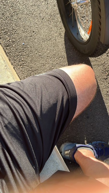 I&rsquo;d like someone to just sit on my lap and grind on my quads rn https://t.co/Srqv8OzL6p<a href="/tag/fml"class="tags"><span>#fml</span></a>