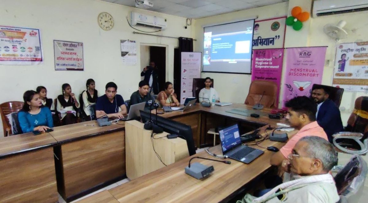 BhindCollector's tweet photo. माहवारी स्वच्छता एवं जागरुकता कार्यशाला संपन्न...
RM-:https://t.co/2w2MrL2HR3 https://t.co/5TPyMRm5hV
