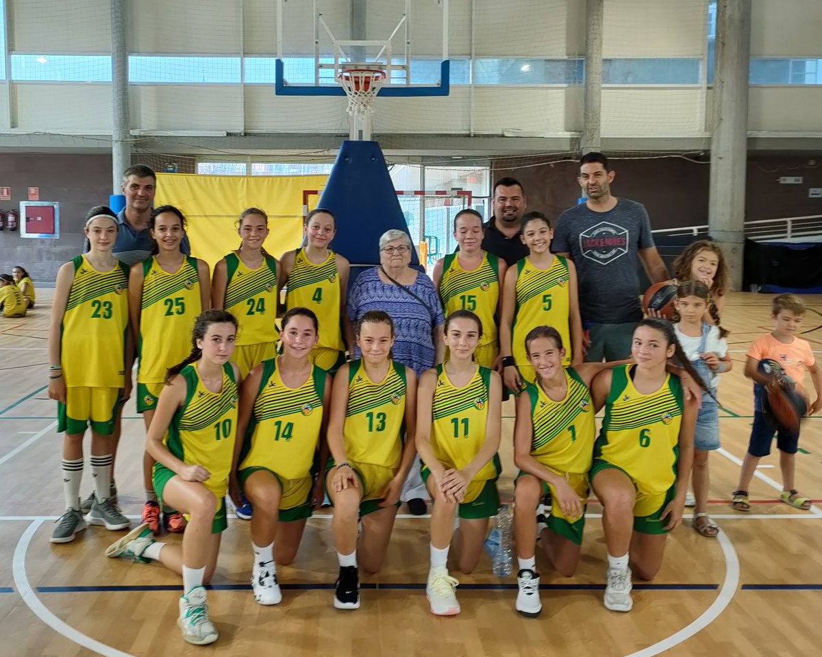 JoventutLCorts's tweet photo. 🏀 El Infantil Inter Fem guanya per 63 a 46 a @JETerrassa en el primer partit del VI Torneig Pepa Soler

🤩 Quina alegria gaudir d'aquests equip

📆 Dema a les 12h jugaran la final vs @CBSantAndreu

#123LesCorts @JoventutLCorts https://t.co/uR2KCEz7Jw