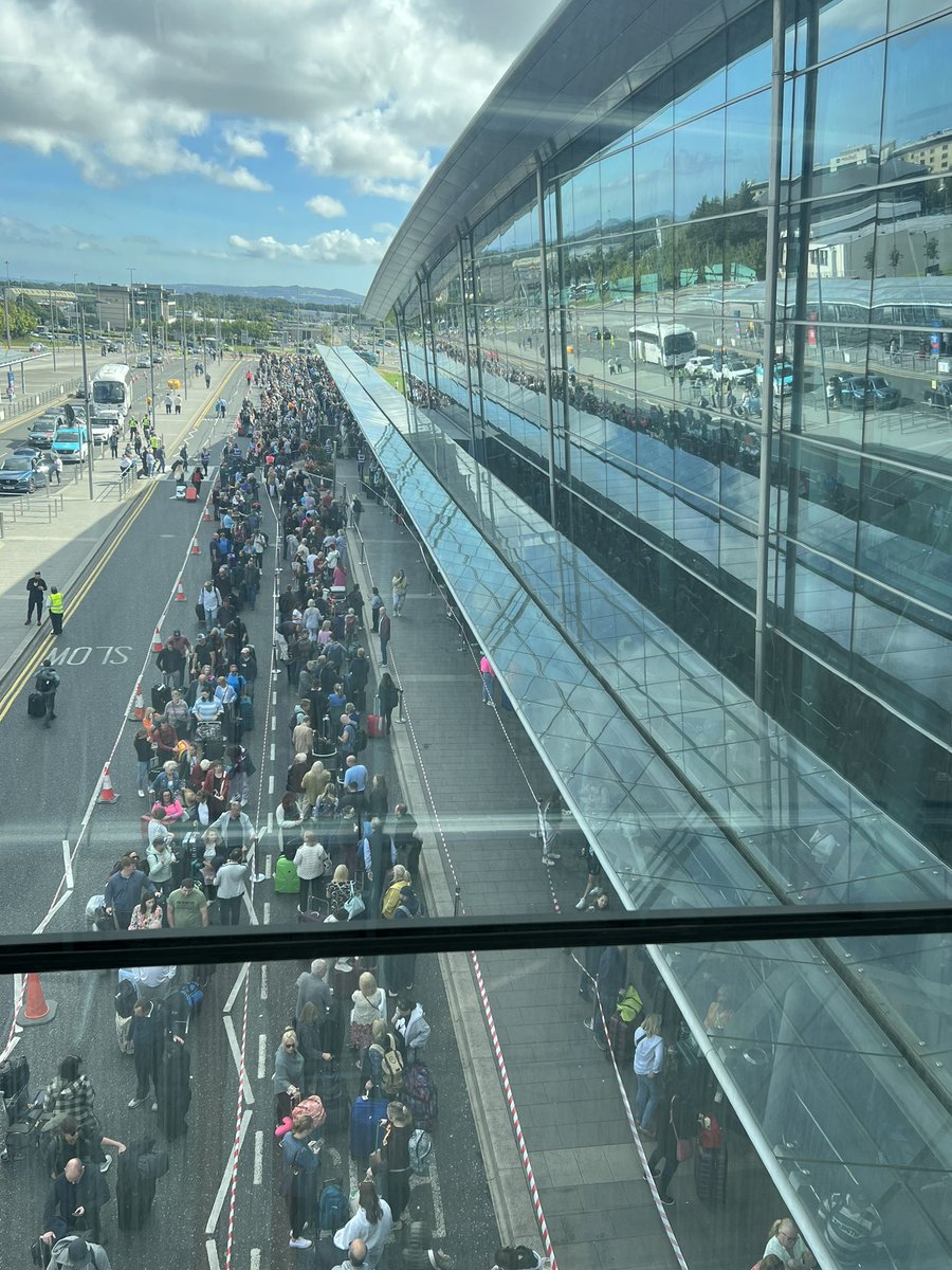 TweeterBoxJohn's tweet photo. @MicMacSuibh @rtenews No one at departures, chaos this morning every where else in T2, Aer Lingus IT system down since c 8.30am. Vast majority of people are in good form, sure what can you do!! https://t.co/UFaN0nn9un