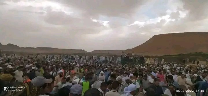 🔴#مسعد
▪️#صور لتشيع ضحايا الحادث الاليم بمقبرة سيدي تواتي بالڨاهرة _ مسعد _
أعزي نفسي و كل أهل مدينتي على مر الفواجع التي توشّحت بها مسعد 
#إنا_لله_و_إنا_إليه_راجعون
😭😭😭😭😭😭