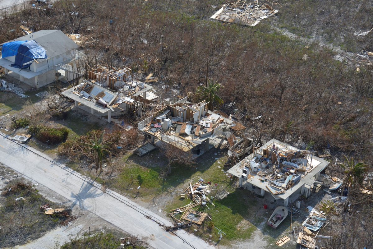 weather_history's tweet photo. September 10, 2017:

Hurricane Irma made landfall in Florida. The Keys archipelago, which was slammed by Category 4 winds and storm surge of 5-8 ft, saw thousands of structures damaged or destroyed. The storm then made a final landfall on the mainland as a Category 3.

#wxhistory https://t.co/GWsHsQXqU1