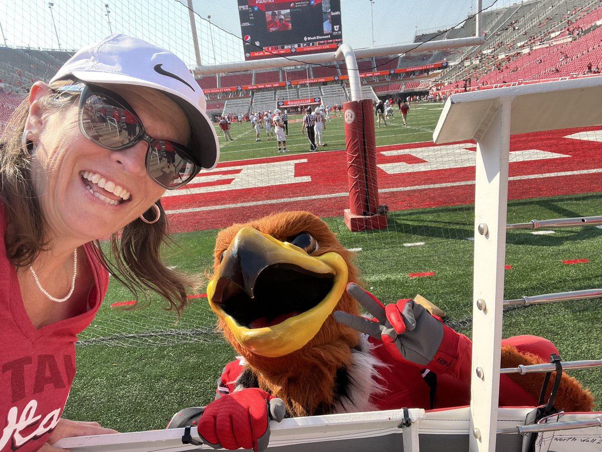 cb1971's tweet photo. #Utahfootball #GoUtes #swoop I♥️Swoop https://t.co/uRjAlStSHf