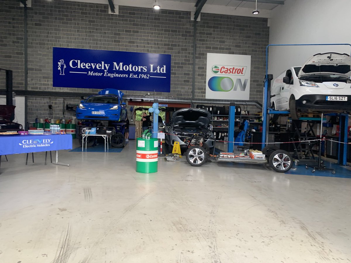 Huge thanks to all who joined us today <a href="/cleevelymotors/">Matt Cleevely</a> and <a href="/cleevelymotors/">Matt Cleevely</a> A special thanks to <a href="/evsmiles/">Dave Dewson</a> and <a href="/markgarnett/">Mark Garnett</a> who took the epic journey to Darts Farm to bring back Afternoon Tea.