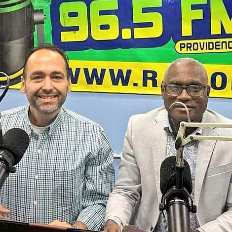 Started the day bright and early with Pastor Teo Cuba on Radio Renacer 96.5 to talk education, quality of life, and public safety in Providence - en español. ¡Gracias!
#believeinprovidence
