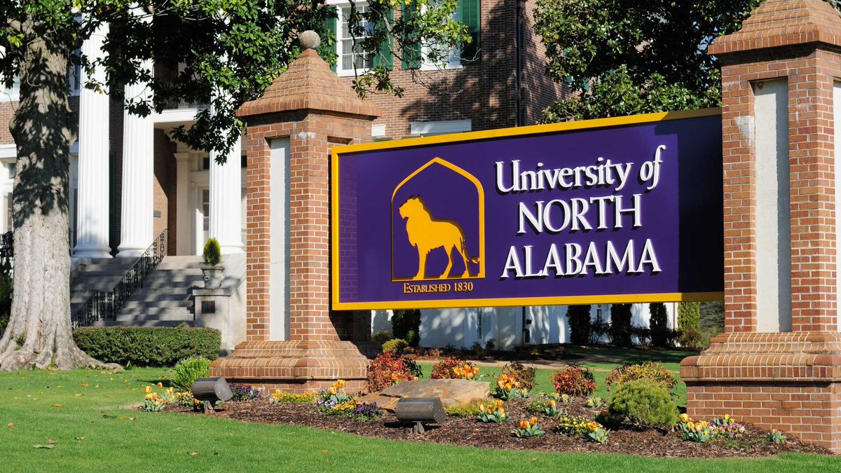 Jataveyon661's tweet photo. I would like to thank my coaches,family and friends for being with me on this journey!!! I AM COMMITTED TO THE UNIVERSITY OF NORTH ALABAMA #GoLions 💜💛🦁@MorsonKenny @Coach_Sizemore_ @Coach_Carbine @coach_mask https://t.co/9N0UMLbTD4