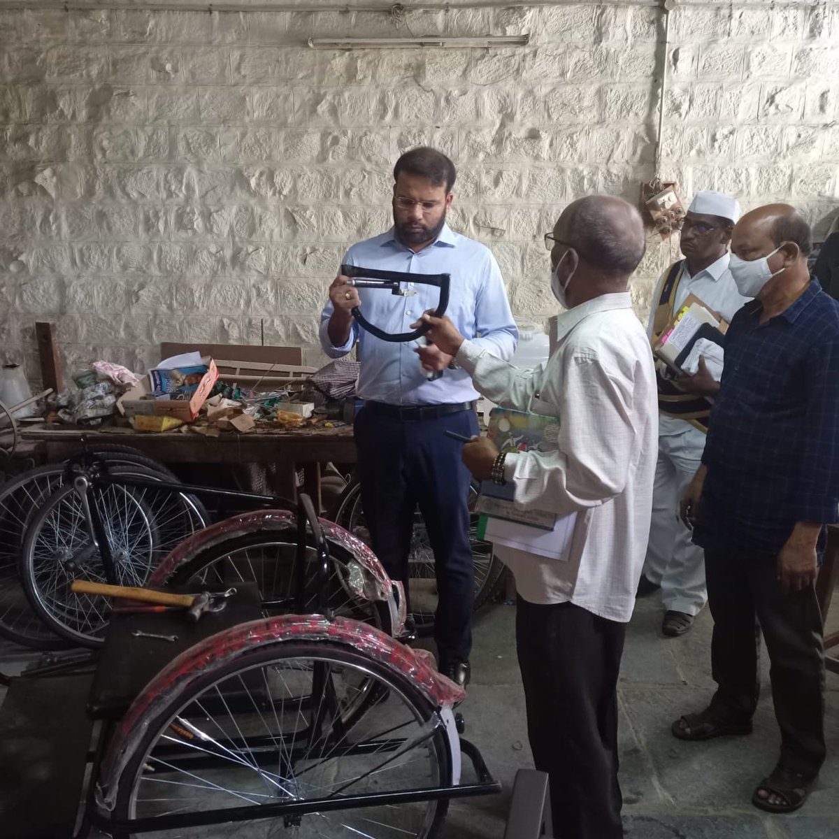 Ketangargmickey's tweet photo. Local manufacturing of tricycles and other aids for specially abled persons ensuring quick delivery and maintenance under AP Disabled Welfare Corporation in Ananthapurmu #Anantapur @IPR_AP @socialpwds #AndhraPradesh #iprap https://t.co/94XVQ0BSPJ