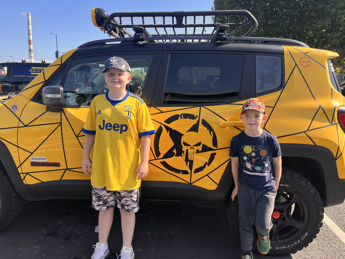 rainbowjeep's tweet photo. Jeep boys for life 💪 
#jeep #jeepuk #eatjeepsleeprepeat #jeepkids #jeepher #jeeprenegade #modified https://t.co/j8gNmTr67E