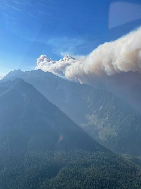 waDNR_fire's tweet photo. The #BoltCreekFire was first reported early this morning near Skykomish. DNR is responding with aircraft. US 2 is currently closed and evacuation orders are in place. More information as available. @wspd7pio @WSDOT_East https://t.co/PWhTbZY8Ed