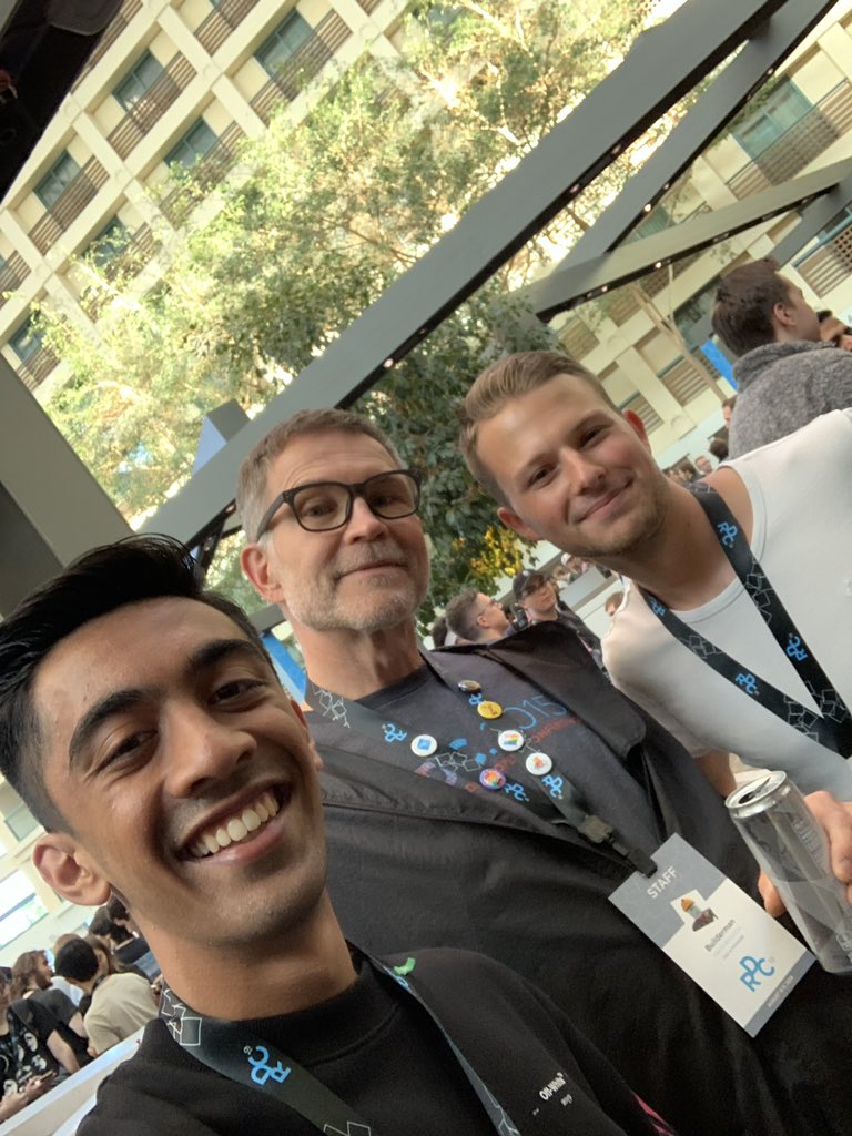 ConfidentCoding's tweet image. The selfie evolution ft. @DavidBaszucki 

2019 ➡️ 2022

#RDC2022