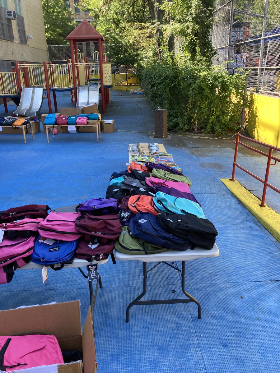 PS123MJackson's tweet photo. #backtoschool #district5 #ps123 #grahamwindham #harlem https://t.co/xne4M4dqfl