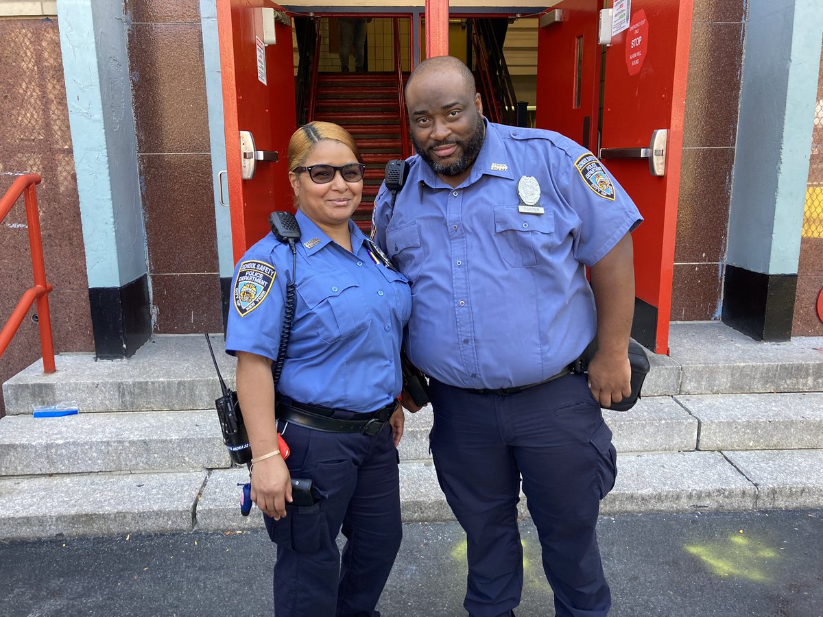 PS123MJackson's tweet photo. #backtoschool #district5 #ps123 #grahamwindham #harlem https://t.co/xne4M4dqfl
