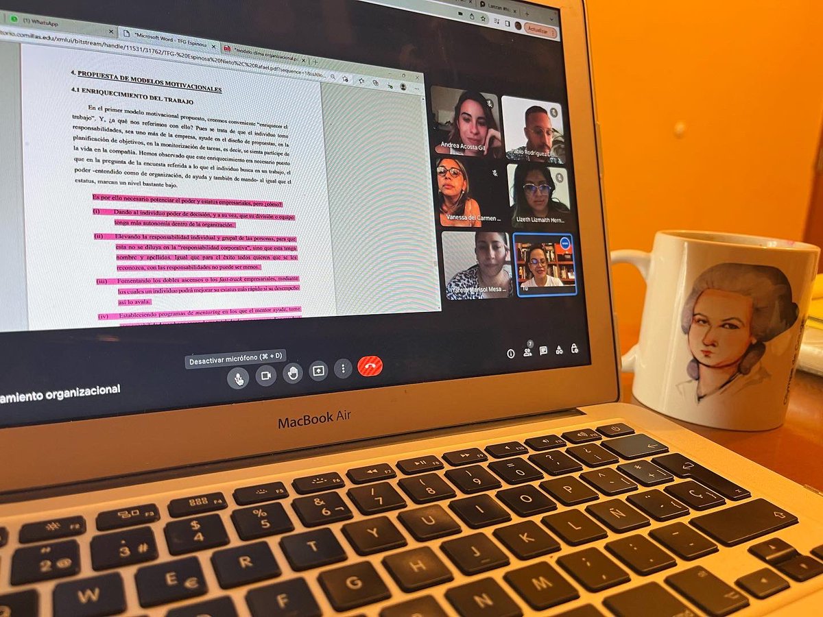MonicaMendozaM's tweet photo. En el análisis de los comportamientos organizacionales con mis estudiantes de maestría de @UXoficial (que se la rifan).
Y en nuestra agenda hoy: clima laboral y estrategias motivaciones.
Si el trabajo ocupa tanto tiempo de nuestra vida, optimicemos ese tiempo.
#SoyProfa 
#ComPol https://t.co/CPopLJBxdN